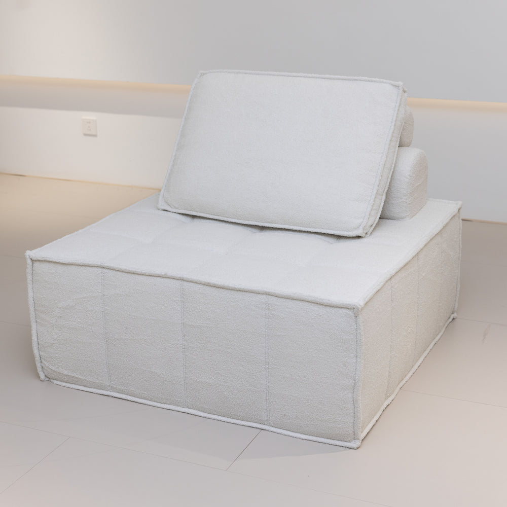 Alessia Lounge Chair – Flat Boucle